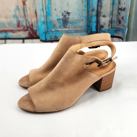 Clarks Deloria Gia Sand Suede Peep Toe Slingback Ankle Strap Sandal Block Heel - Picture 5 of 9